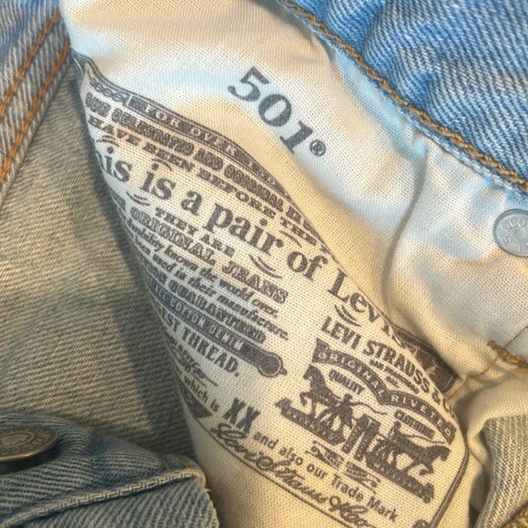 Levi’s 501 Button Fly High Rise Light Wash size 29 - Picture 2 of 4